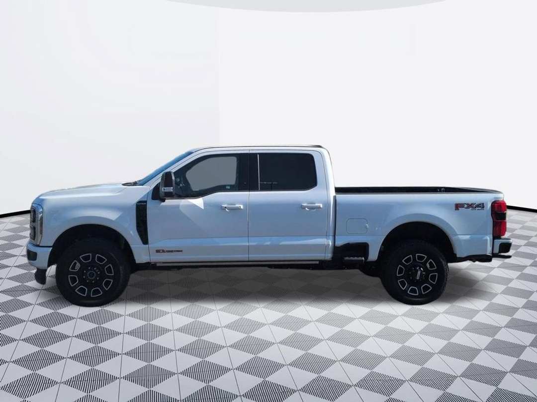 2026 Ford F-250Sd Platinum - Image 2