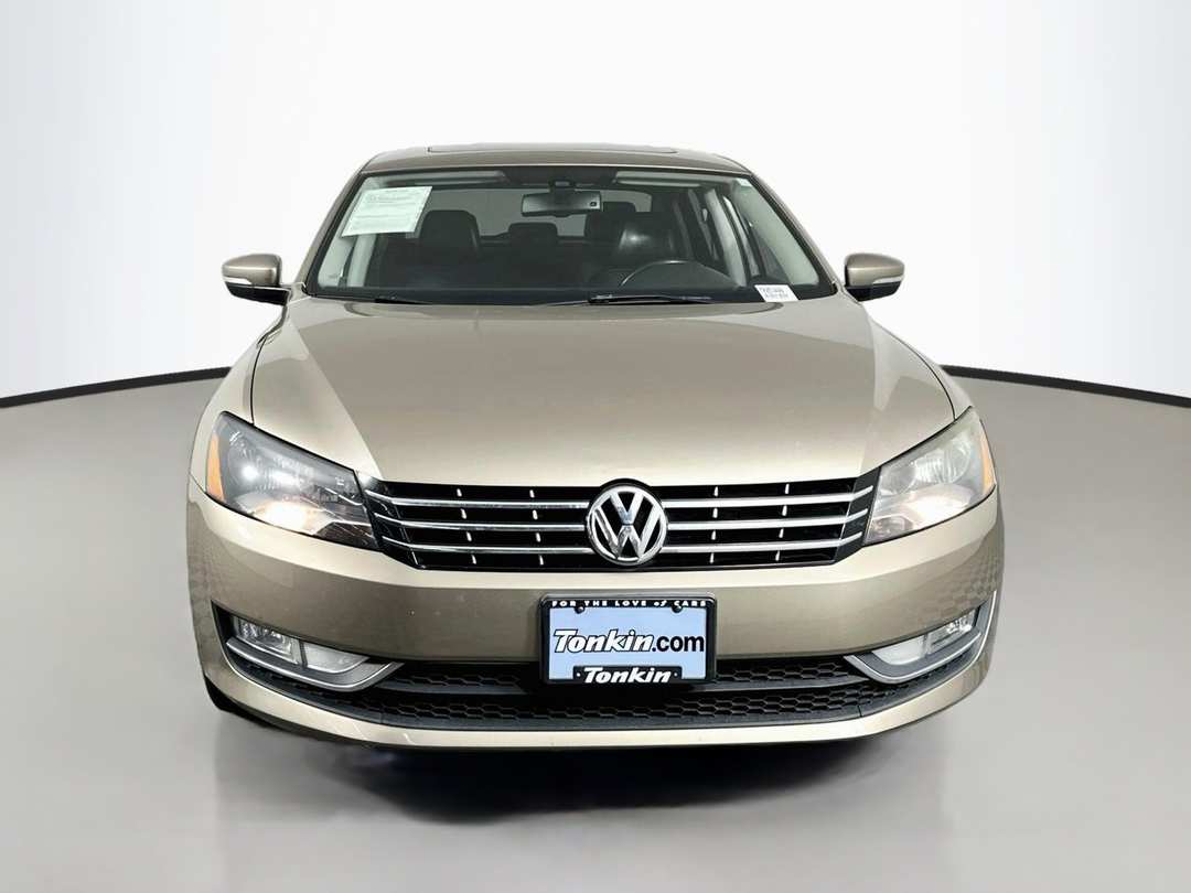2015 Volkswagen Passat TDI SEL Premium - Image 2