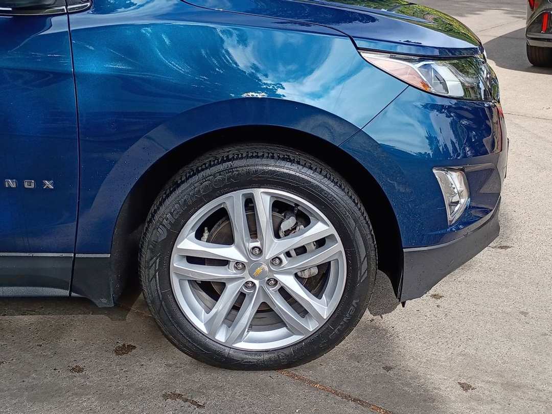 2020 Chevrolet Equinox Premier - Image 2