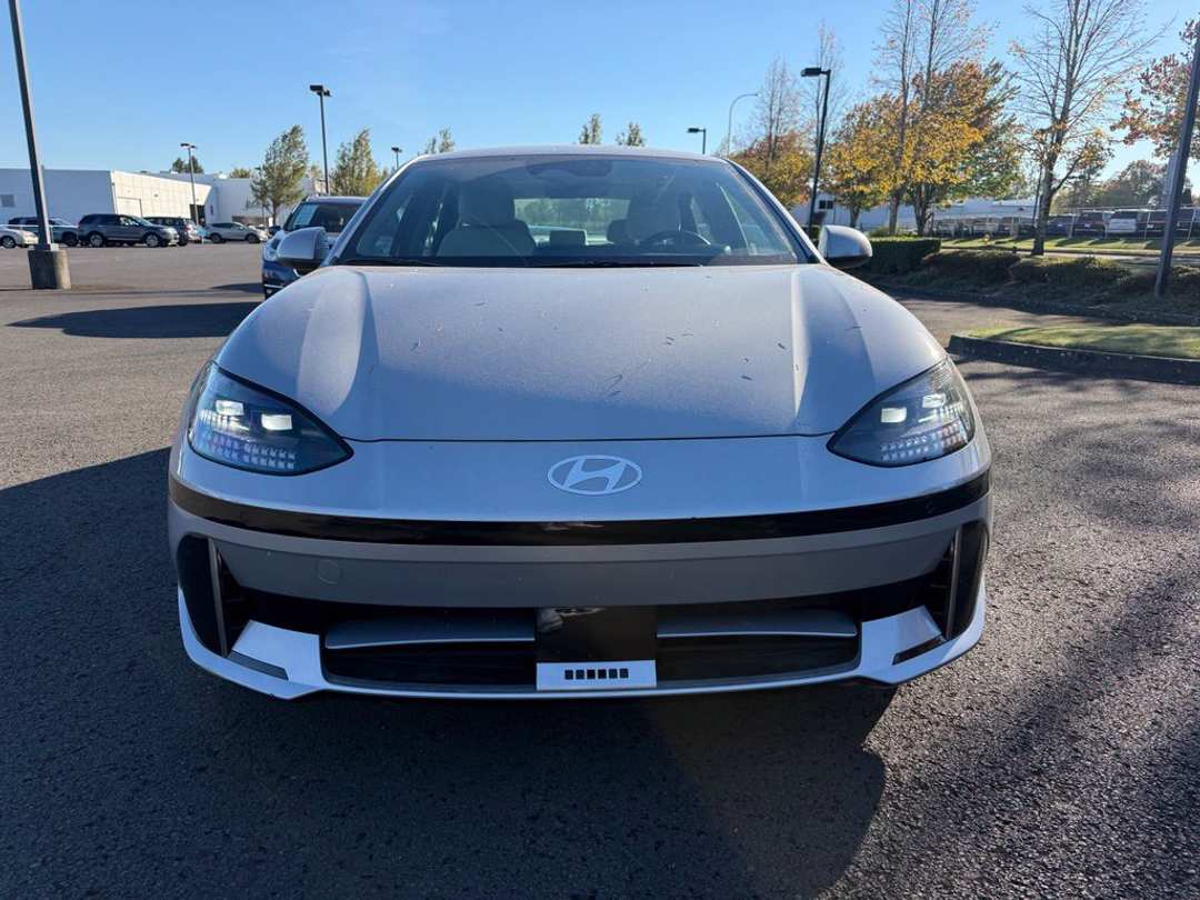 2025 Hyundai Ioniq 6 SEL - Image 2