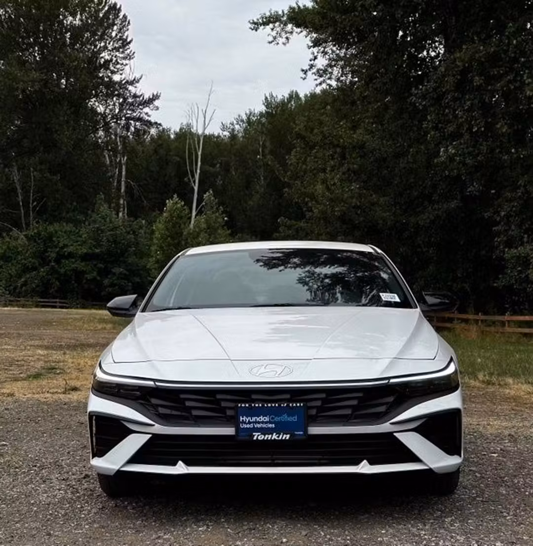 2025 Hyundai Elantra SEL Sport - Image 3