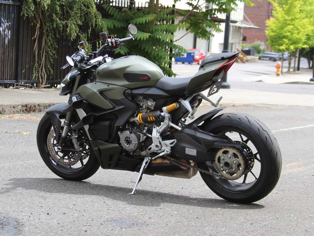 2024 Ducati Streetfighter V2 - Image 2