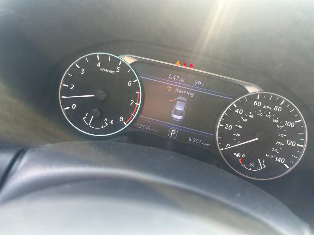 2021 Nissan Altima 2.5 SV - Image 2