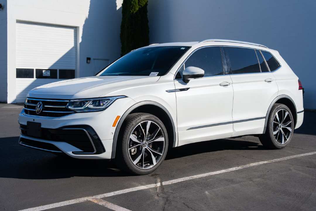 2022 Volkswagen Tiguan 2.0T SEL RLine - Image 3
