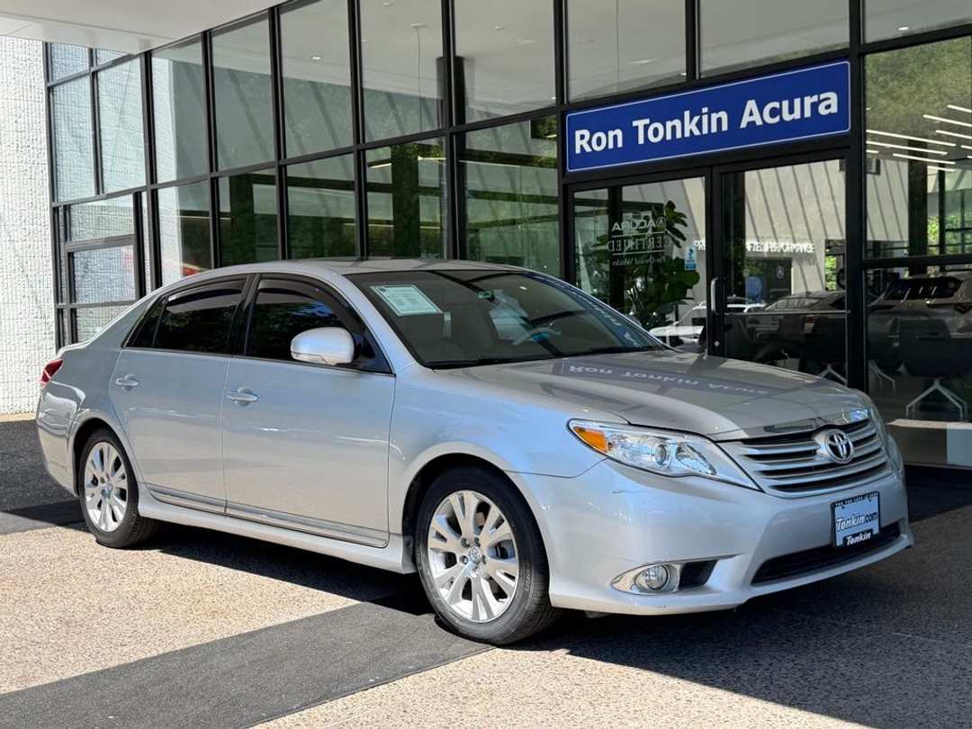 2011 Toyota Avalon Base - Image 2