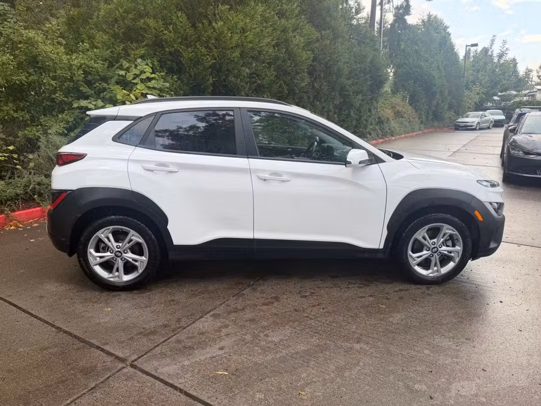 2022 Hyundai Kona SEL - Image 2