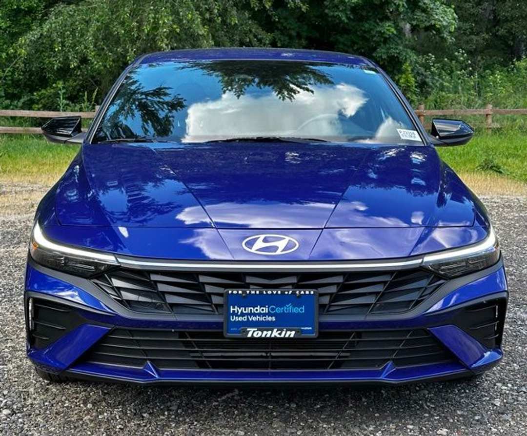 2025 Hyundai Elantra SEL Sport - Image 3