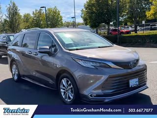 2021 Toyota Sienna Limited Hybrid