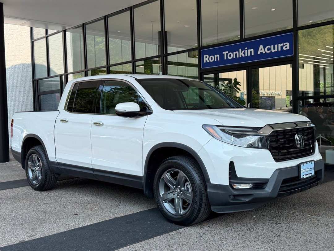 2023 Honda Ridgeline RTLE - Image 2