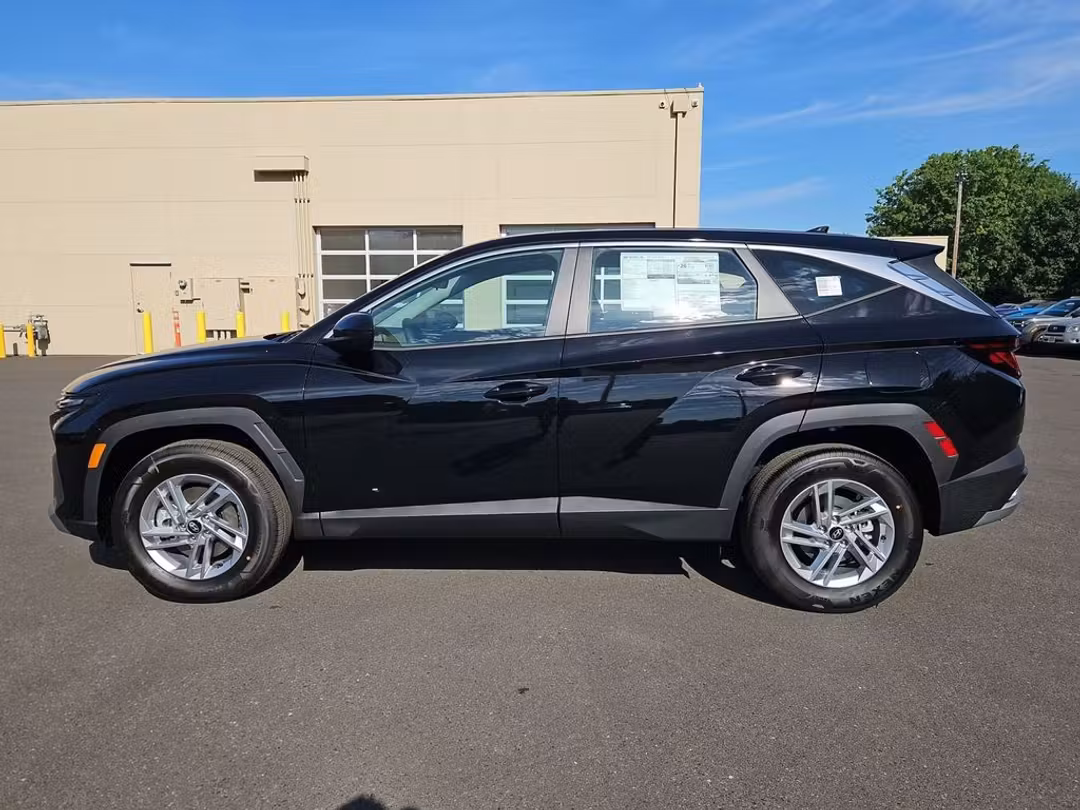 2026 Hyundai Tucson SE - Image 3