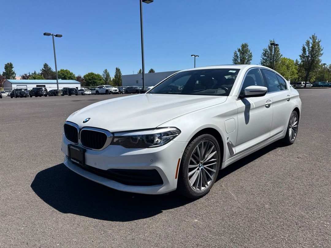 2019 BMW 5 Series 530e iPerformance - Image 3