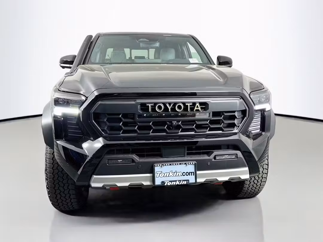 2026 Toyota Tacoma Hybrid Trailhunter - Image 2
