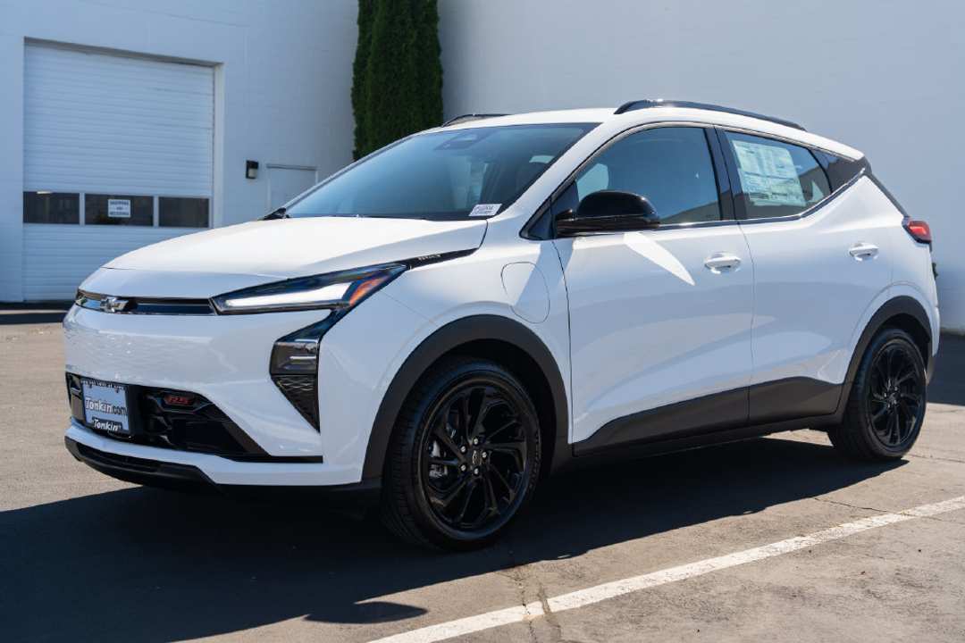 2027 Chevrolet Bolt Ev RS - Image 3