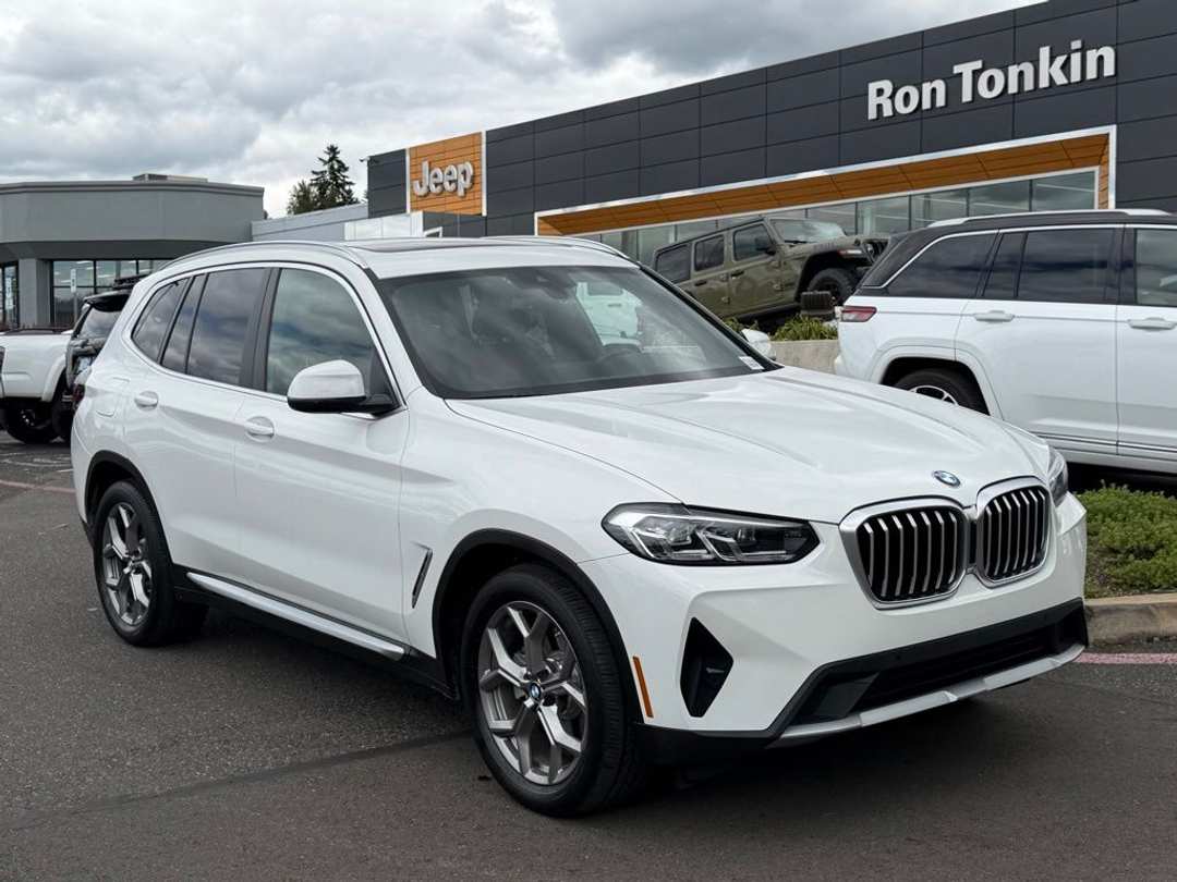 2022 BMW X3 xDrive30i - Image 2