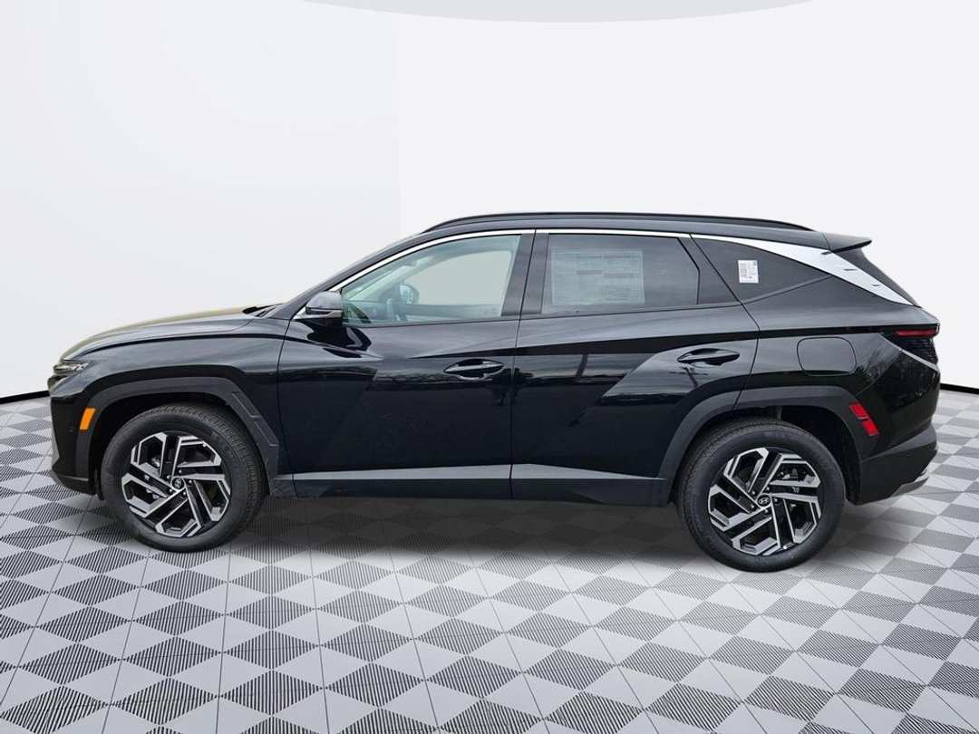 2026 Hyundai Tucson Hybrid Limited - Image 3
