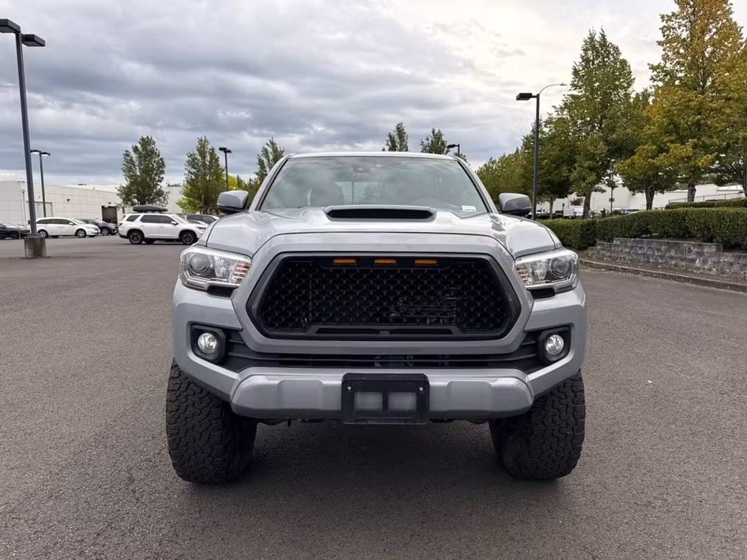 2020 Toyota Tacoma TRD Sport - Image 2