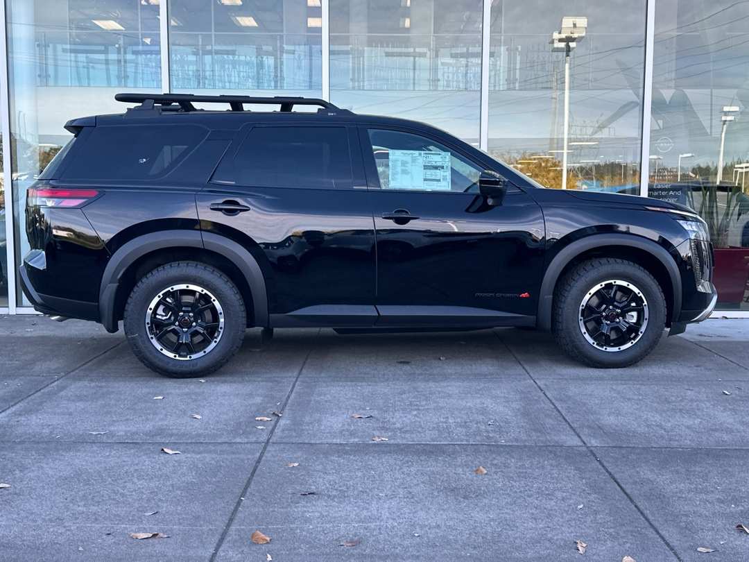 2026 Nissan Pathfinder Rock Creek - Image 3
