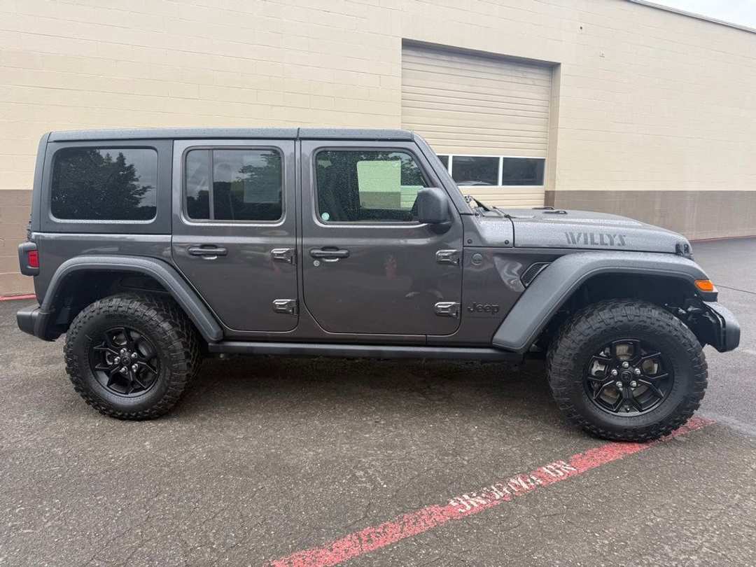 2025 Jeep Wrangler Willys - Image 3