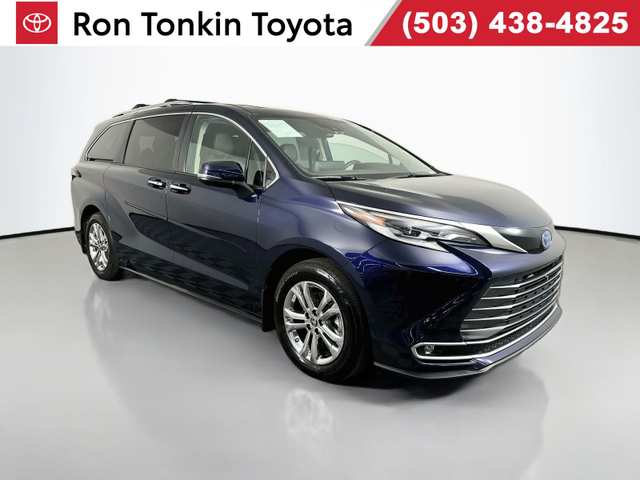 2022 Toyota Sienna Platinum