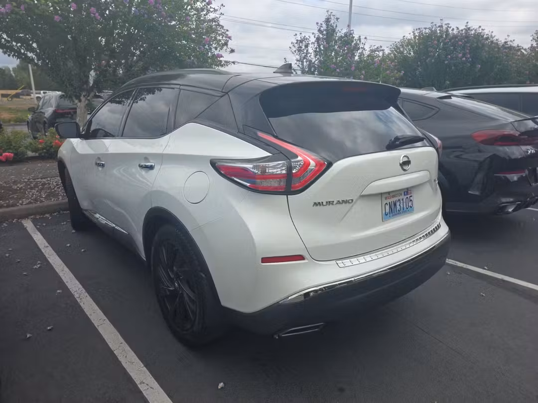 2017 Nissan Murano Platinum - Image 2