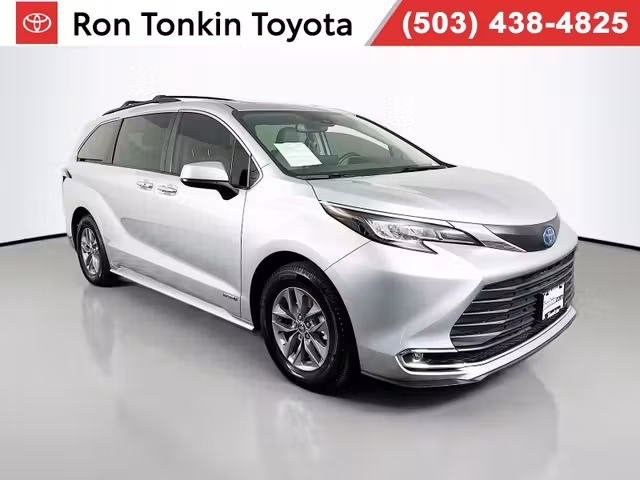 2021 Toyota Sienna XLE
