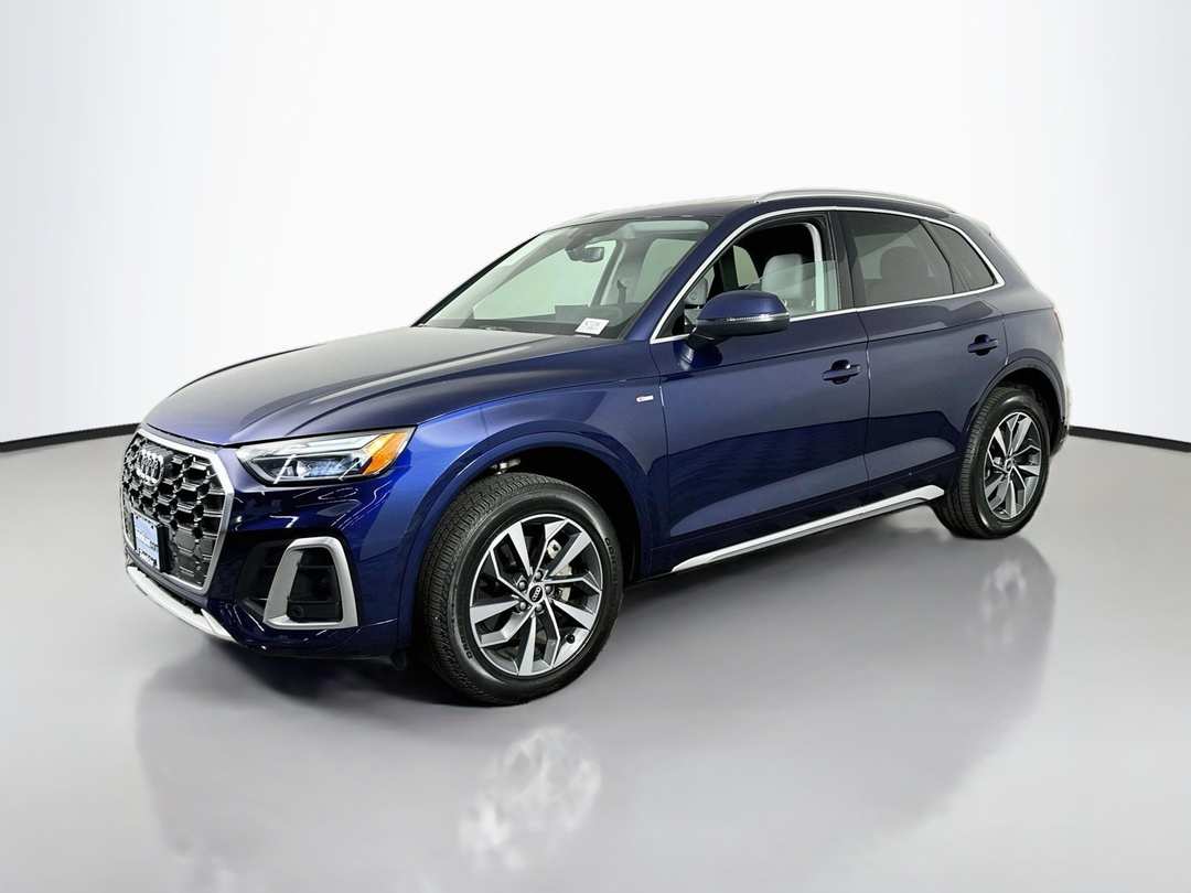 2022 Audi Q5 45 S line Premium - Image 3