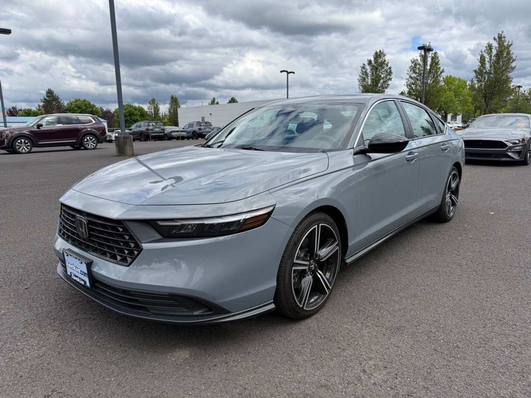 2023 Honda Accord Hybrid Sport - Image 3