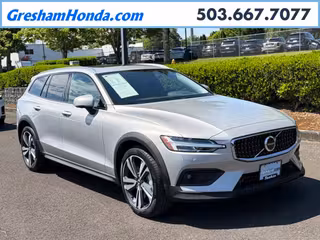 2025 Volvo V60 Cross Country B5 Plus