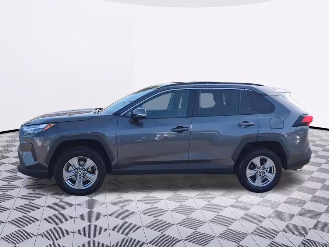 2024 Toyota Rav4 XLE - Image 2