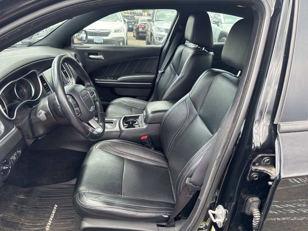 2016 Dodge Charger SXT - Image 3