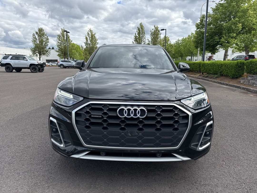 2023 Audi Q5 45 S line Premium - Image 2