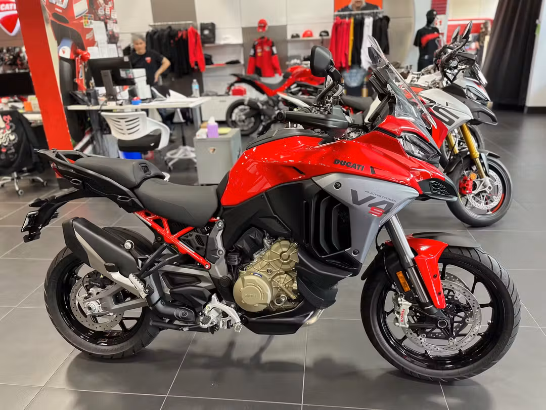 2026 Ducati Multistrada V4 S Travel & Radar - Image 3