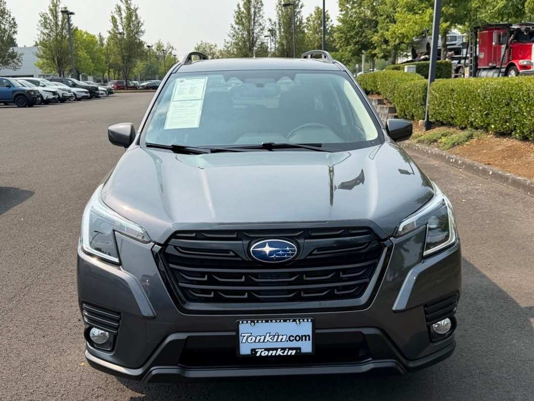2022 Subaru Forester Premium - Image 3