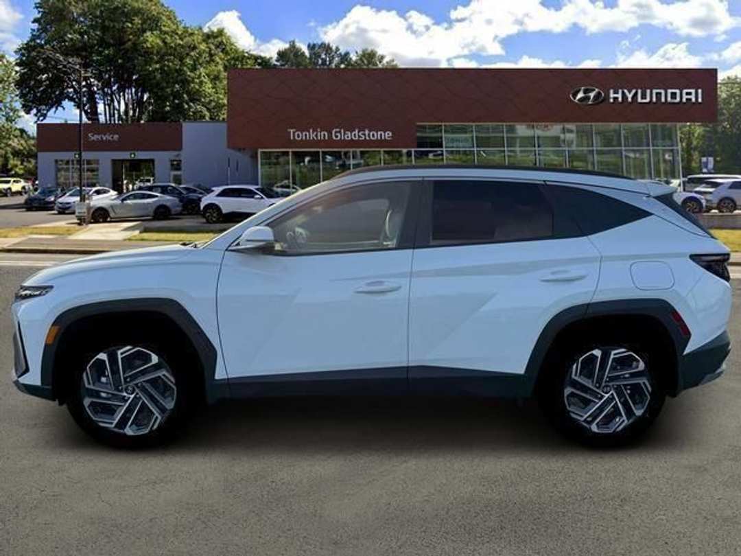 2026 Hyundai Tucson Hybrid Limited - Image 3