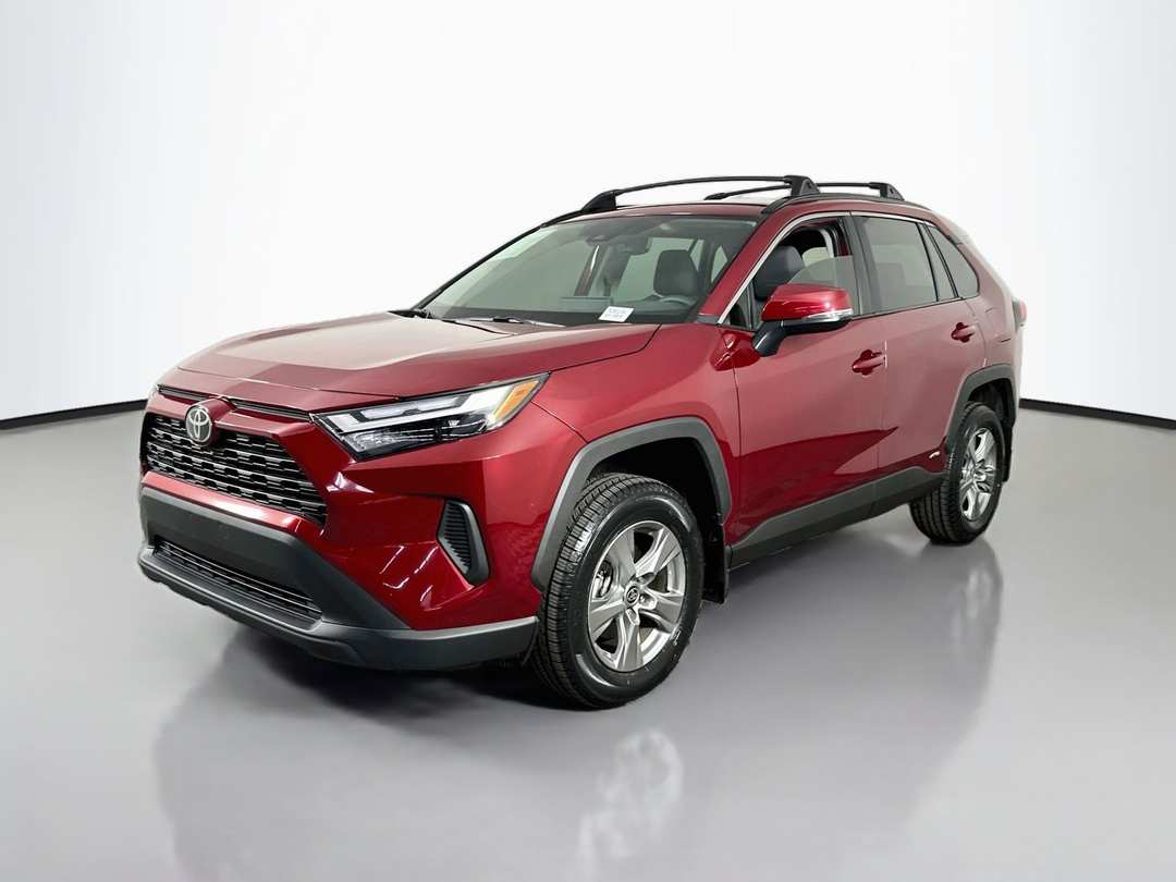 2025 Toyota Rav4 Hybrid XLE - Image 3