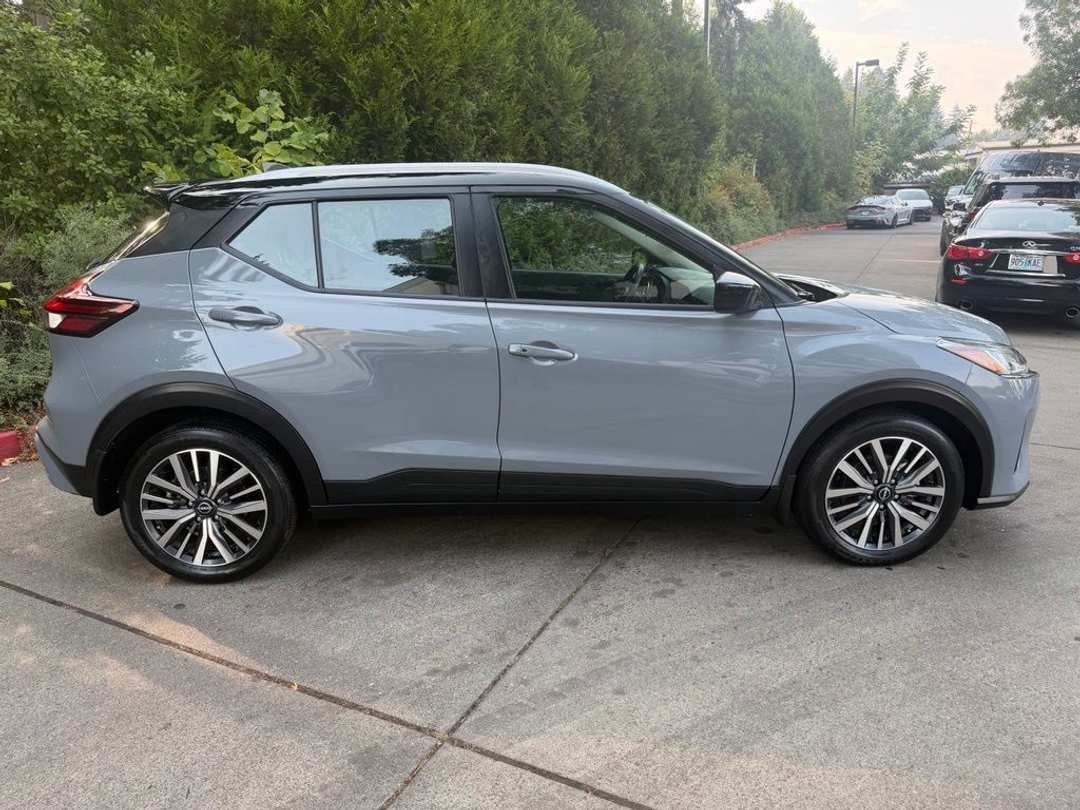 2023 Nissan Kicks SV - Image 2