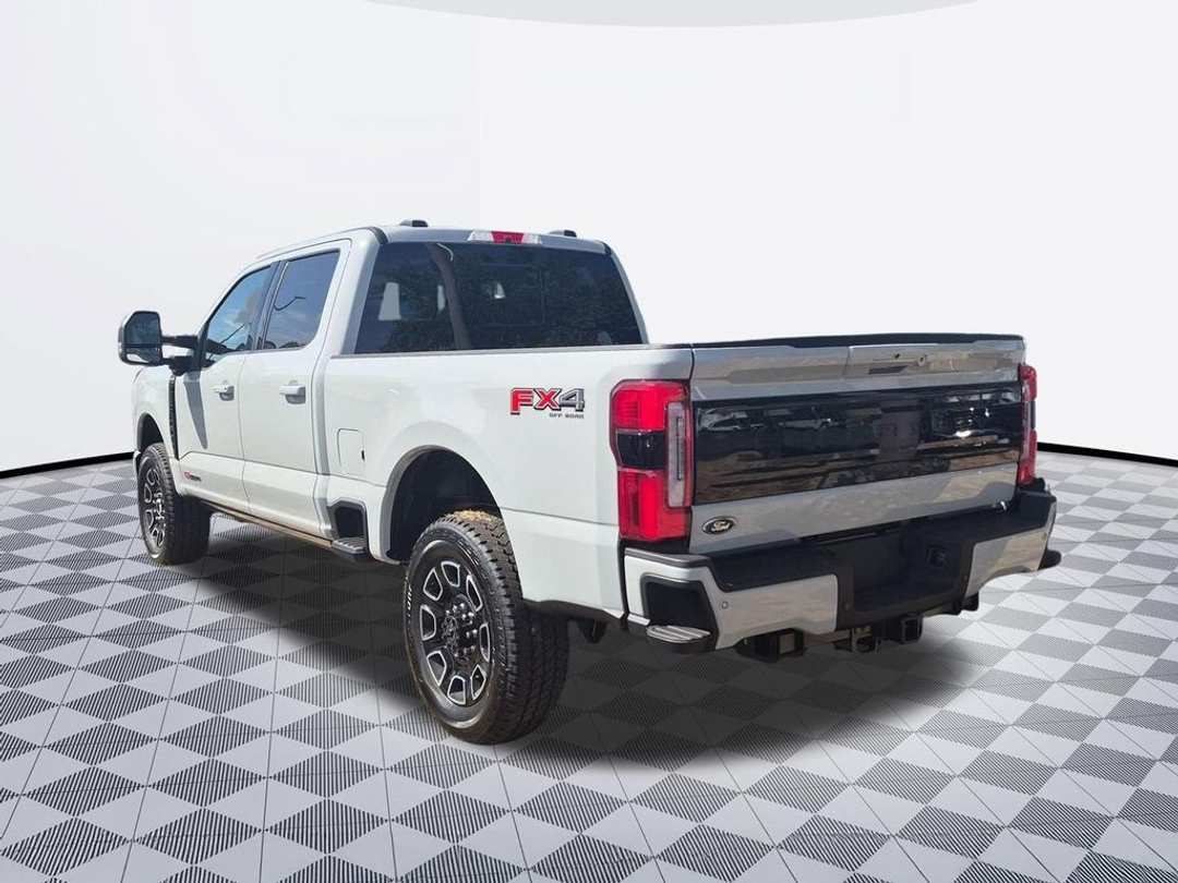 2026 Ford F-250Sd Platinum - Image 3