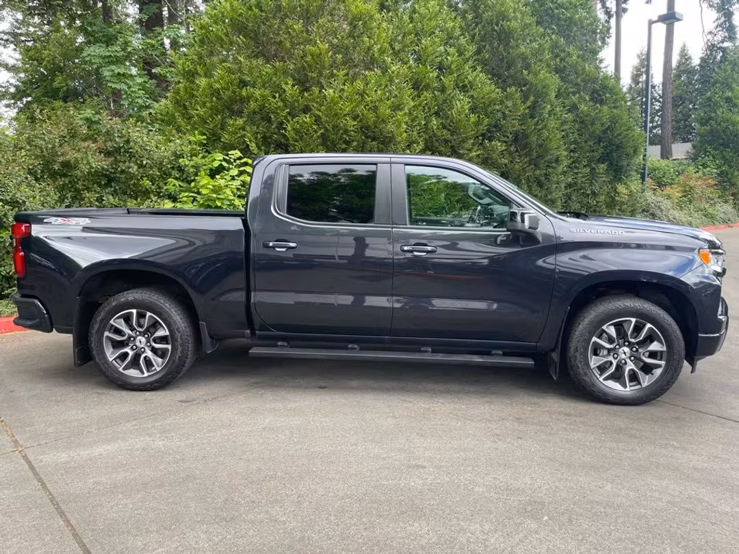 2024 Chevrolet Silverado 1500 RST - Image 3