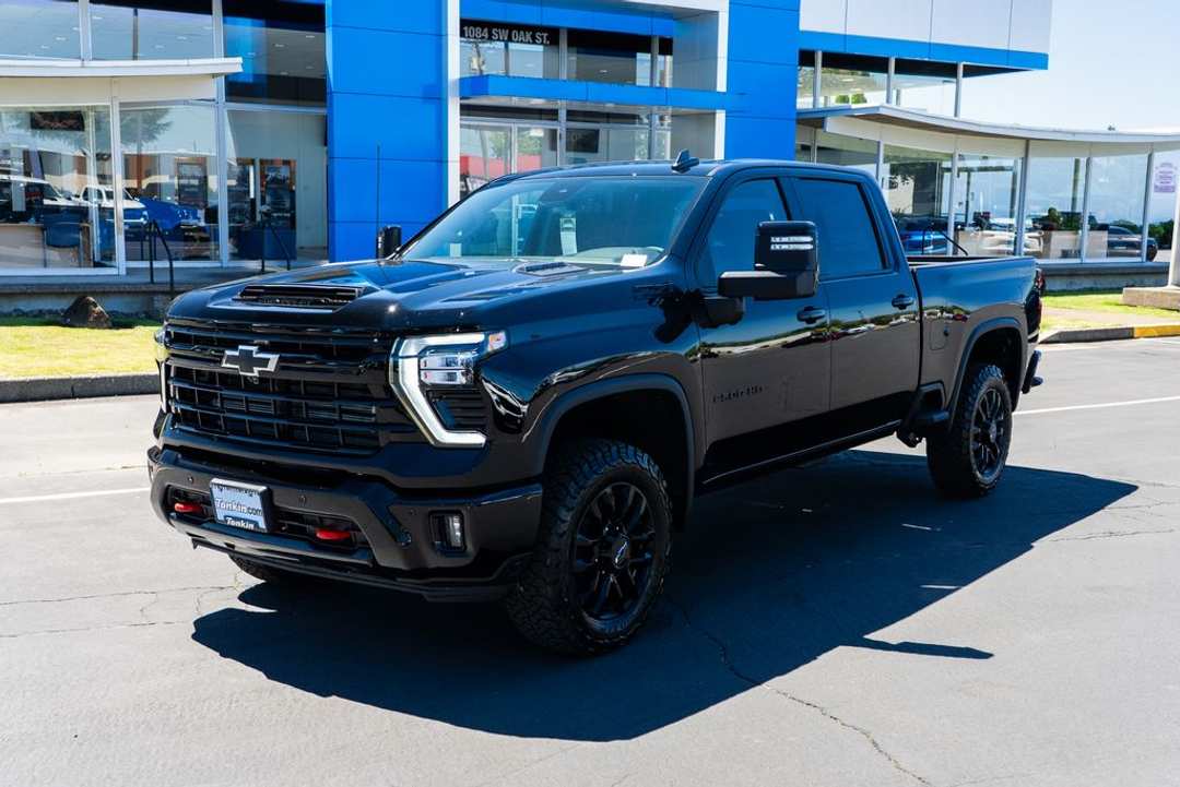 2026 Chevrolet Silverado 2500Hd LT - Image 2