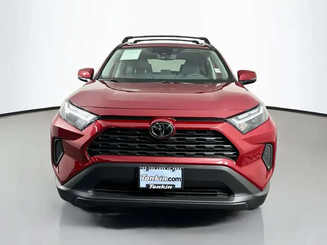 2025 Toyota Rav4 Hybrid XLE - Image 3