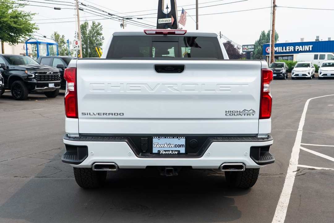 2026 Chevrolet Silverado 1500 High Country - Image 3