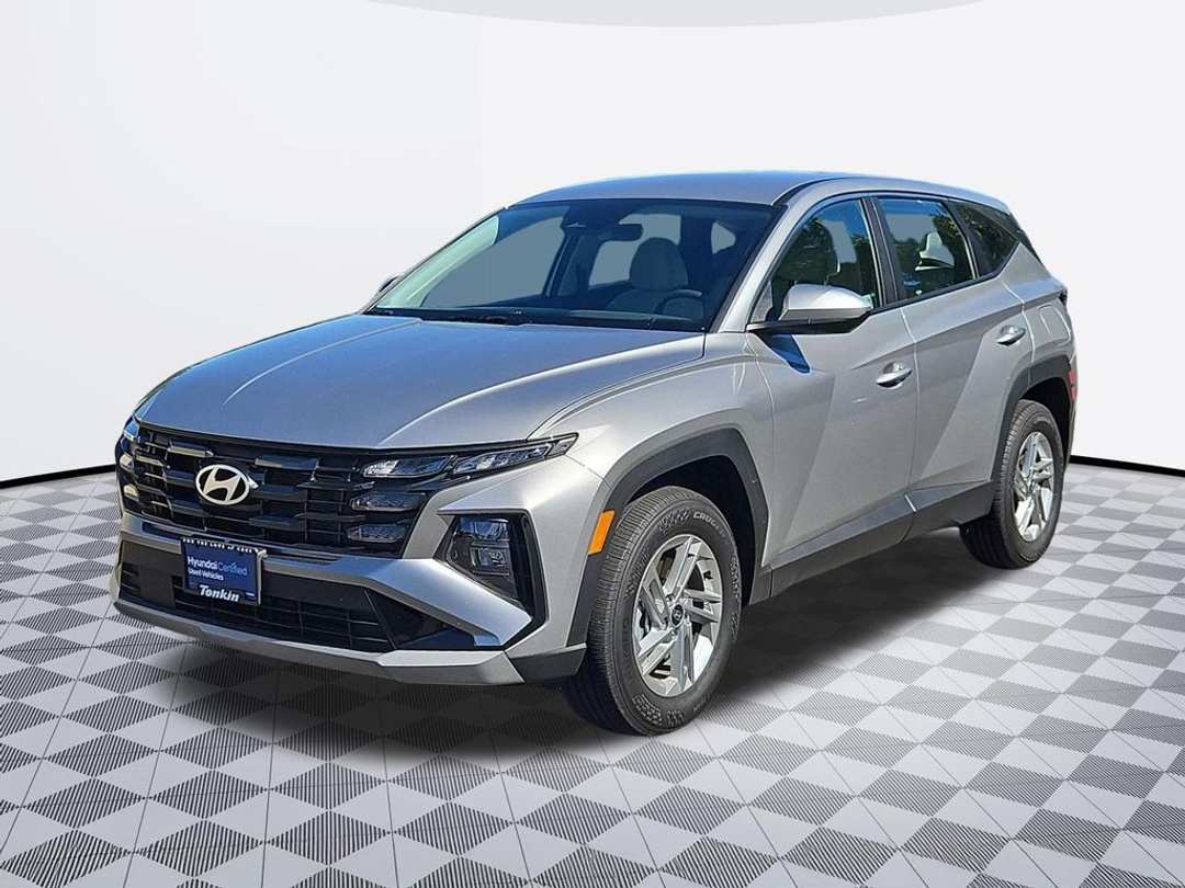 2025 Hyundai Tucson SE - Image 2