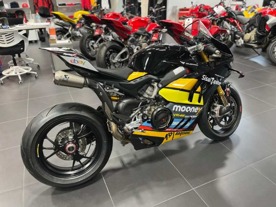 2024 Ducati Bezzecchi V4 S Replica Panigale V4 - Image 3
