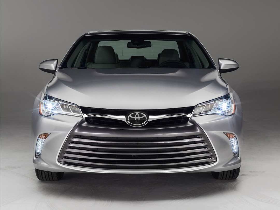 2017 Toyota Camry - Image 2
