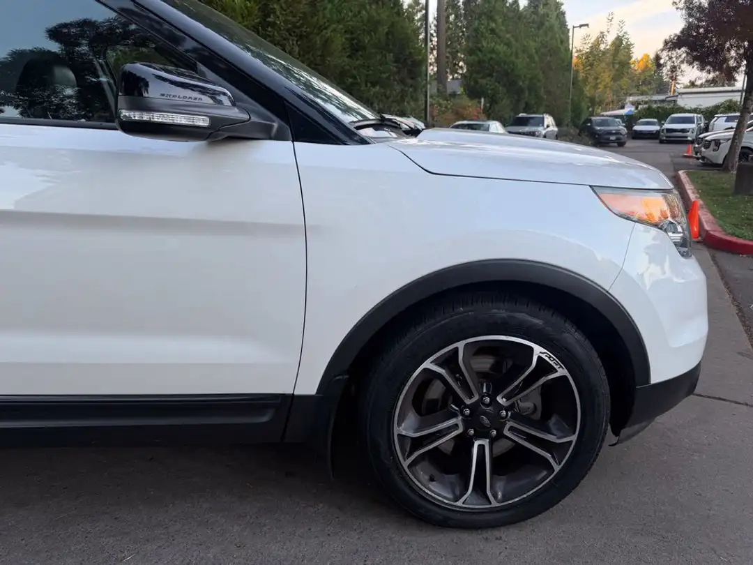 2015 Ford Explorer Sport - Image 3