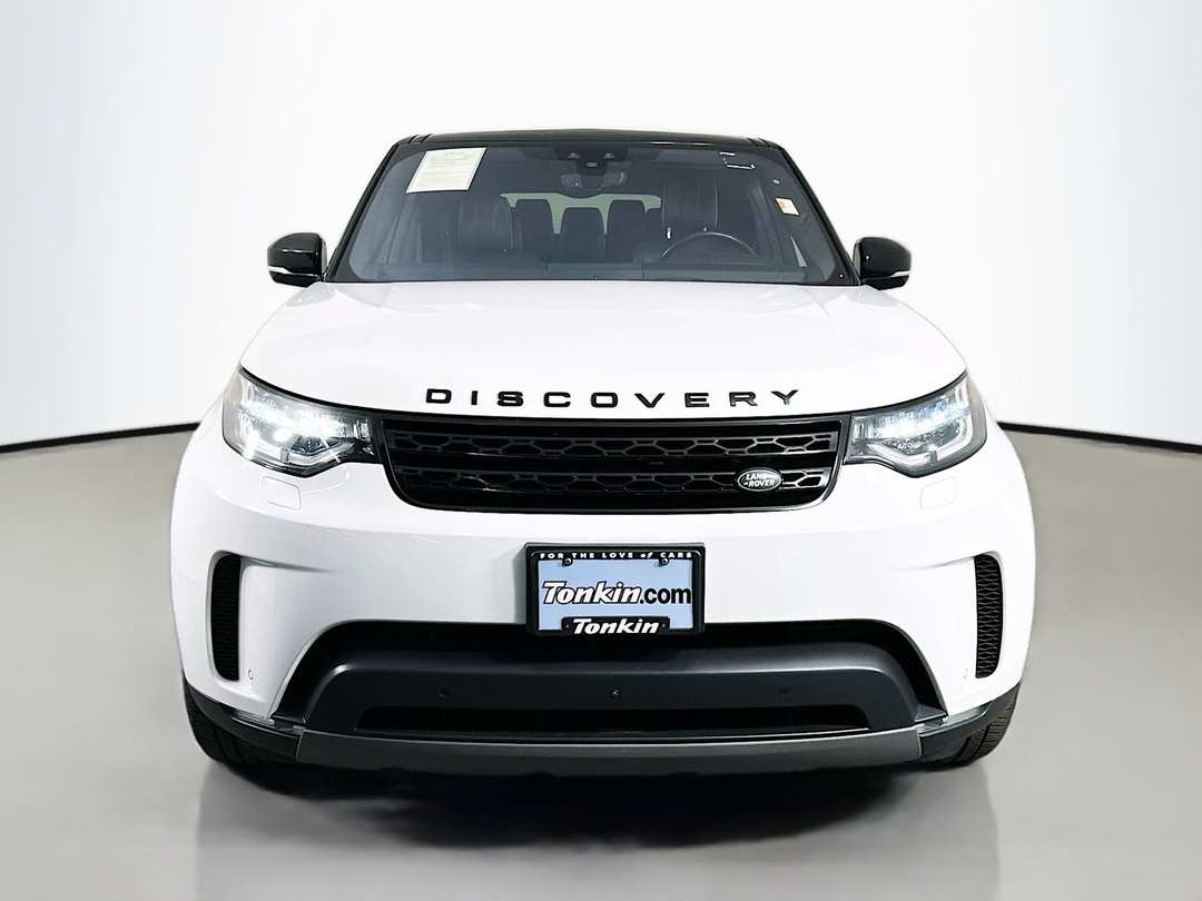 2017 Land Rover Discovery HSE Luxury - Image 2