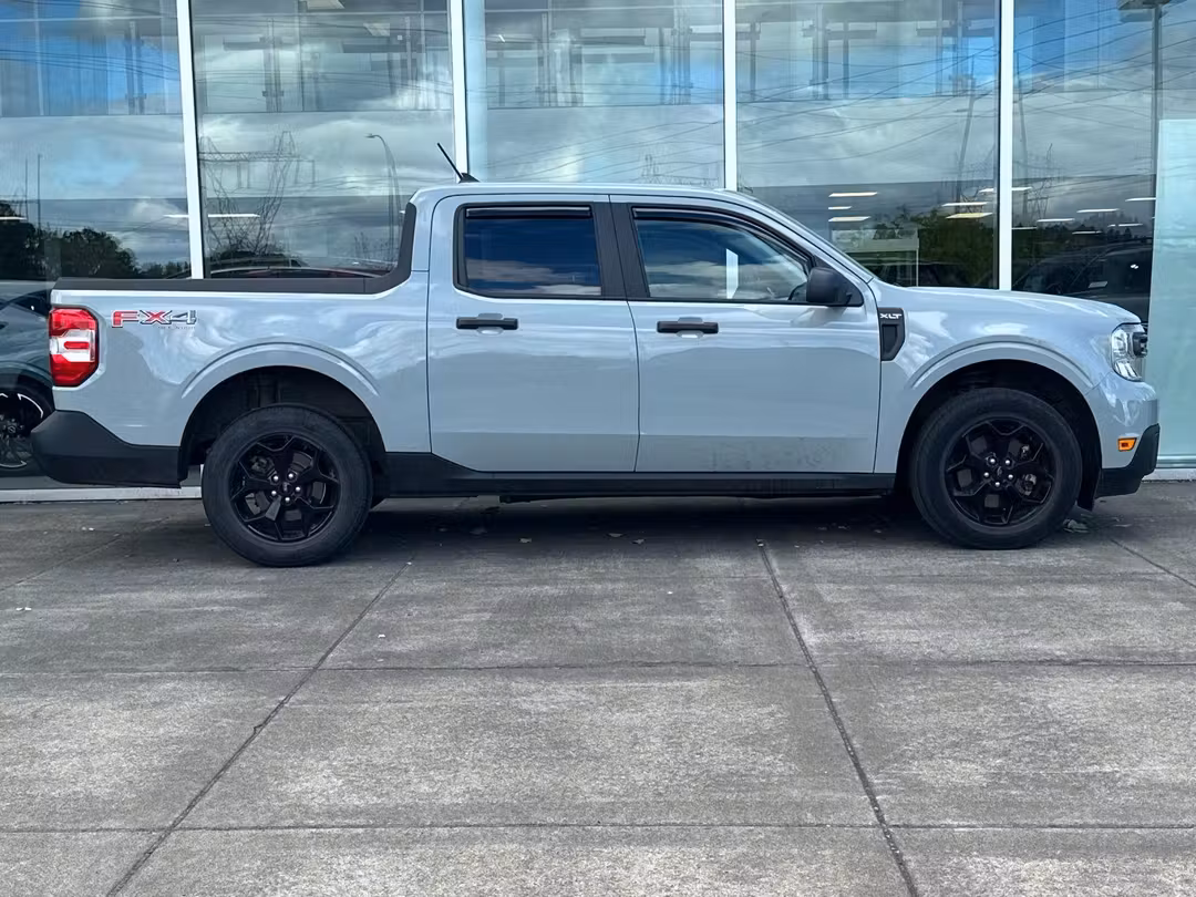 2024 Ford Maverick XLT - Image 2