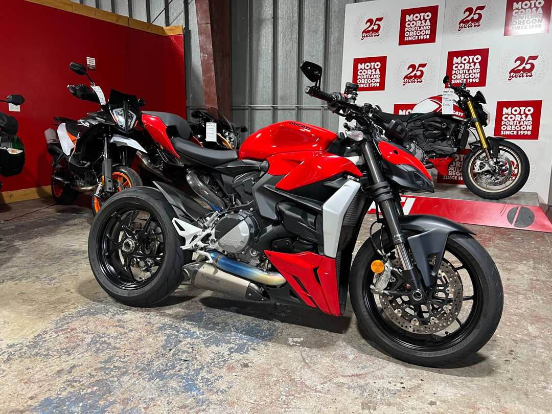 2024 Ducati Streetfighter V2 - Image 2