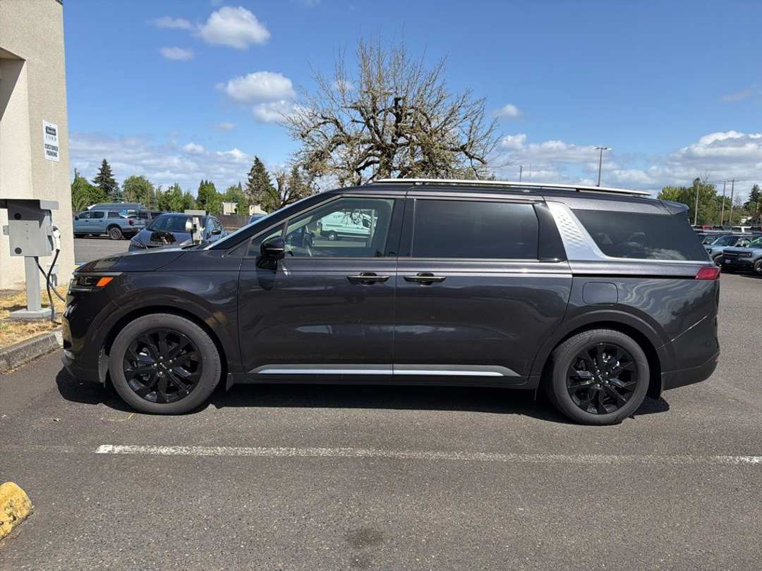 2024 Kia Carnival SX Prestige - Image 2