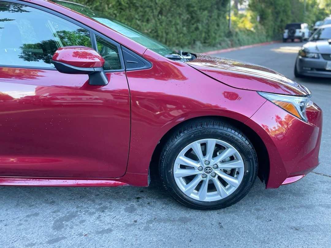 2023 Toyota Corolla Hybrid LE - Image 2